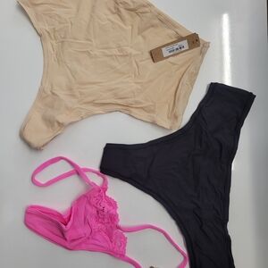 (SKIMS)3 panties for $32 new with tag, Size:M,. SKIMS-Style 021